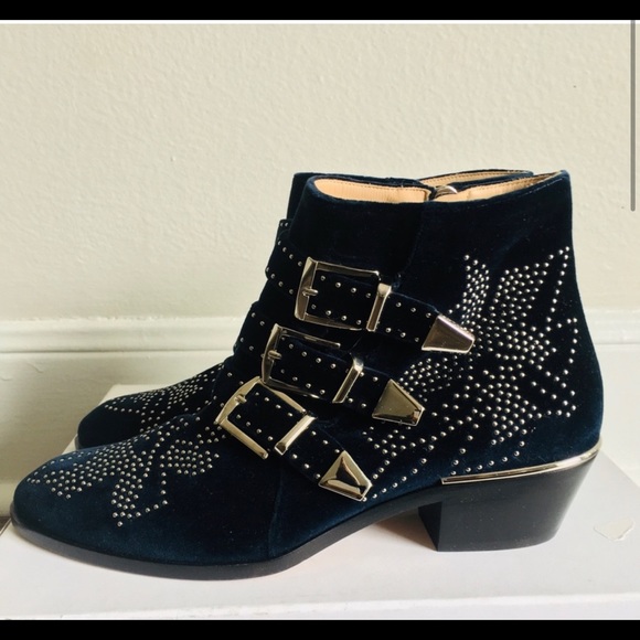 Chloe Susanna Navy Velvet Studded Ankle Bootie EUC Size 7.5/37.5 - Picture 2 of 11